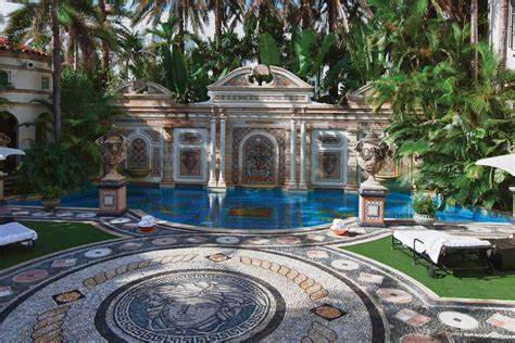 versace houses|where did gianni Versace live.